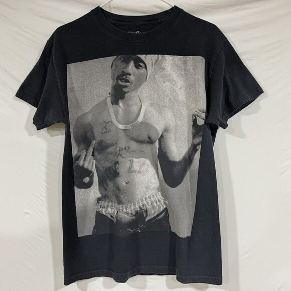 Tupac Middle Finger Smoking Shirt Mens Size Small - Picture 1 of 4